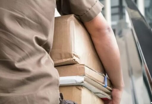 “Delivering one package for 3,000 won”… they say ‘doing this part-time job’ could lead to big trouble.