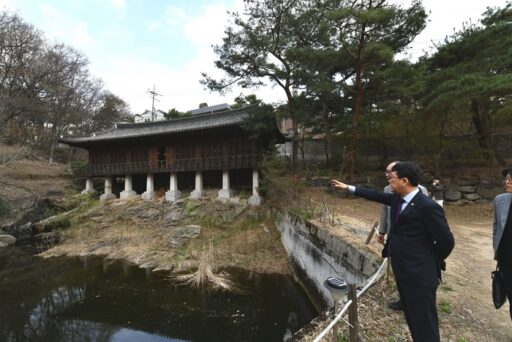 Fire breaks out at ‘Seongbuk-dong Byulseo’, a cultural heritage in Seongbuk-gu, Seoul… Firefighters declare response level 1