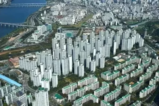 A woman in her 50s received a ‘prison sentence’ for registering her residence to win an apartment lottery in her husband’s workplace neighborhood.