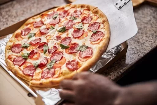 “Please Give Me Pizza (+2000 Won)”… Controversy Over ‘Forced Tips’ Leads Pizza Shop to Face Lawsuit from Former Franchise Headquarters
