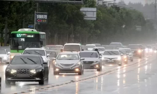 “Drivers, please pay attention”… The most traffic accidents on rainy roads occur at this ‘time’ in July.