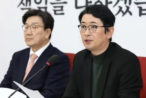 “Joo Jin-woo on ‘Hepatitis Military Exemption’: ‘I went to Asan Medical Center for hepatitis B… I will file a lawsuit against the slandering doctors and ruling party lawmakers.'”