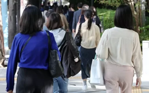 40-Year-Old Unmarried Men Exceed 30%… Increased Fivefold Over 20 Years