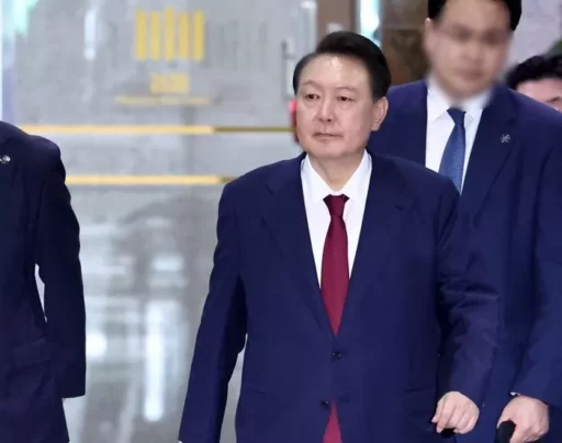 Yoon Seok-yeol returns home at dawn after investigation… Park Chan-dae “The special prosecution should consider requesting an arrest warrant for Yoon”