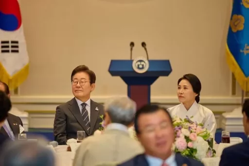 “Heroes Who Protected the West Sea”… President Lee Jae-myung Invites Cheonan Ship Captain to the Blue House, a First for the Democratic Party Government