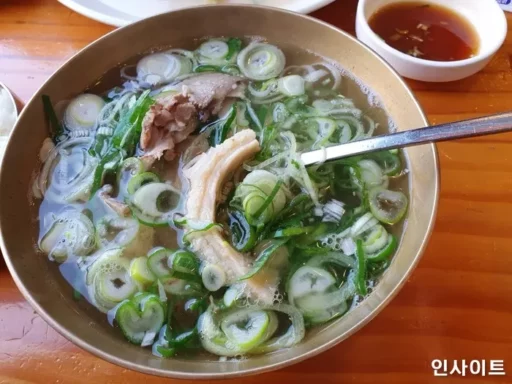 I ate it because Hanwoo is famous… A famous restaurant deceived customers by selling ‘Hanwoo Galbitang’ using imported beef.