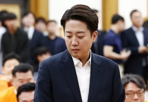 Petition for Lee Jun-seok’s Expulsion Closes with 604,630 Supporters… Ranks Second in All-time Petitions