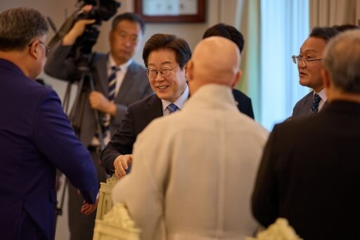 “Ear Bleeding” Jinwoo’s Jokes and President Lee Jae-myung’s Reaction