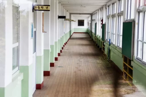 “Are you cheating on my daughter?”… Mother-in-law plays ‘affair video’ at the school where her son-in-law works.