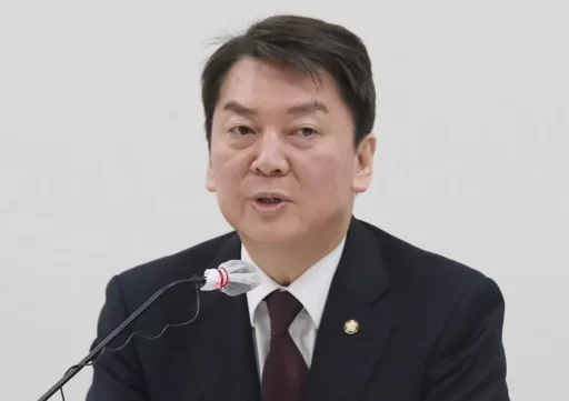 Kim Chong-in, the newly appointed head of the Innovation Committee, said, “The People Power Party is in a state where the malignant tumor has metastasized to the bones and marrow… I will wield the scalpel.”
