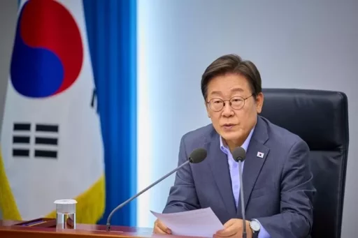 President Lee Jae-myung directs the Ministry of Gender Equality and Family to “research the discrimination faced by men in their twenties.”
