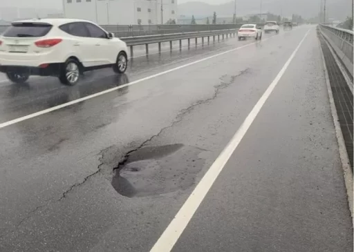 Warning post about ‘Osan retaining wall collapse’ posted a day before the collapse… “It was clearly about to fall down” (evidence photos)