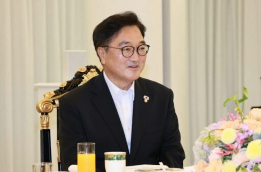 National Assembly Speaker Woo Won-sik Meets with Jukook, Who is Imprisoned Ahead of ‘Liberation Day Special Pardon’