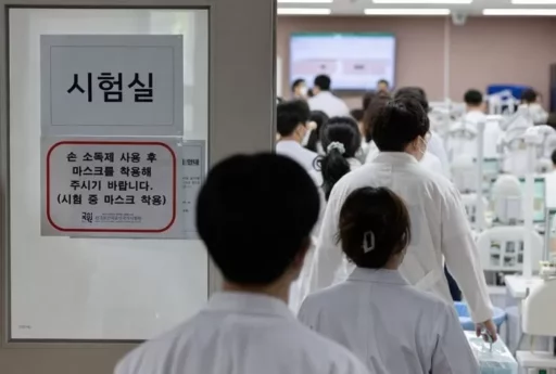 Graduating from Medical School Abroad and Becoming a Doctor in Korea… Candidates Passing the ‘Preliminary National Exam’ Soar by 3 Times