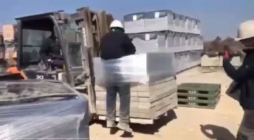 “I Was Wrong” … Korean Colleagues Subject Migrant Workers to Abuse While Hanging from Forklift