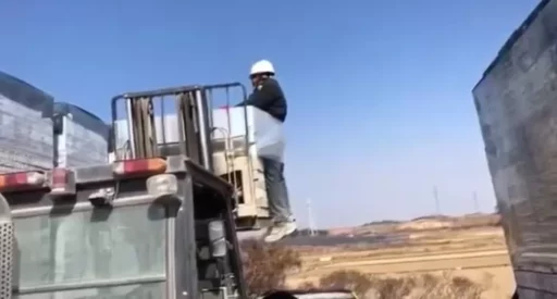30 foreign workers lifted by a forklift seek new jobs.