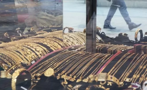 The current status of a 30-year-old who defrauded 18 gold appraisers and pawnshops out of over 100 million won.