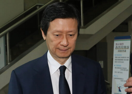 “Why give bribes to Park Geun-hye?”… Shin Dong-joo, 1.3 trillion won lawsuit against his brother Shin Dong-bin, chairman of Lotte Group.
