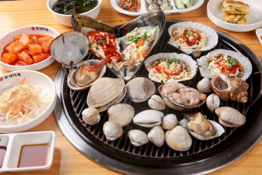 43 People Suffer from Abdominal Pain and Diarrhea after Eating ‘Clams’ at Restaurant… Summer Food Poisoning Warning