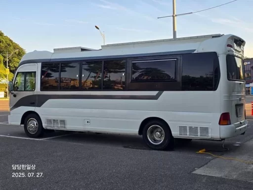“Public Restroom ‘Electricity Thief’ RV Appears in Daepo Port, Sokcho (Photo)”