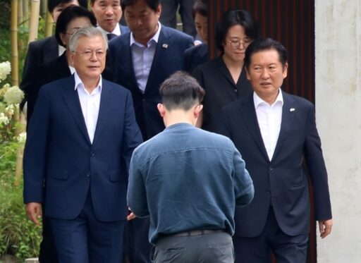 Jeong Cheong-rae met former President Moon… “Please do well until the local elections, and address reform tasks quickly and properly.”
