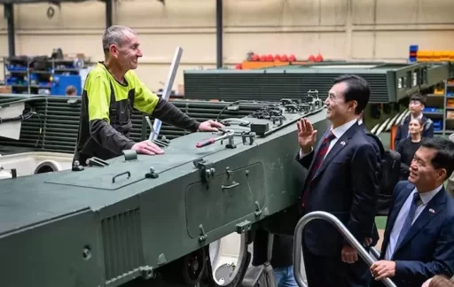 Defense Minister An Kyu-baek visits local ‘K2 Tank Production Plant’ in Poland and says “I feel the power of K-defense”