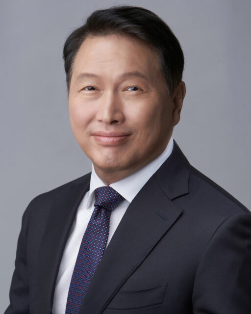 “After 6 Years of Infamy, ‘Not Guilty’… SK Group Chairman Chey Tae-won Makes a ‘Return’ Forged by Leadership and Insight”