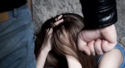 Man in his 30s assaults ex-girlfriend randomly upon encountering her in a parking lot