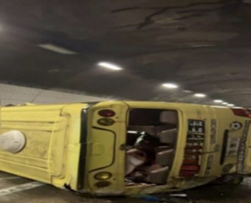Bus carrying 19 elementary school students overturns at Masong Tunnel on Yeongdong Expressway… 6 in ‘serious’ condition