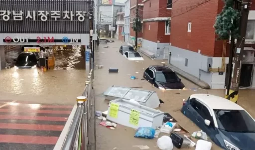 “A River Has Formed in Front of the House”… Incheon Situation Amidst ‘Water Bomb’ Downpour (Photos)