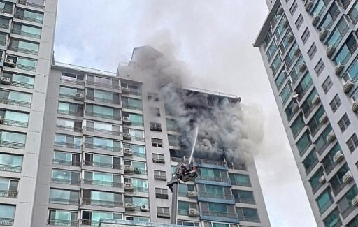 Mother and son dead in Mapo apartment fire… Father who evacuated searches for his son