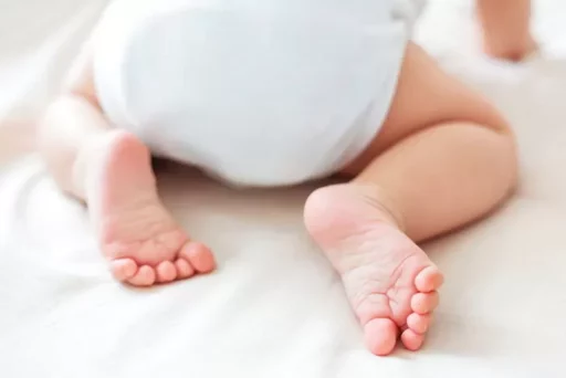 A 20-Year-Old Mother’s Shocking Confession: Left 2-Year-Old Child at Home for 3 Days in Extreme Heat… “I Went to Meet My Boyfriend”