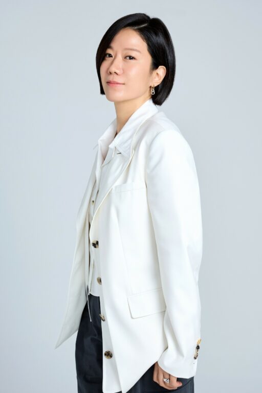 Jeon Hye-jin returns to the theater after 10 years… performing a one-person play, showcasing her transformation as an actress.