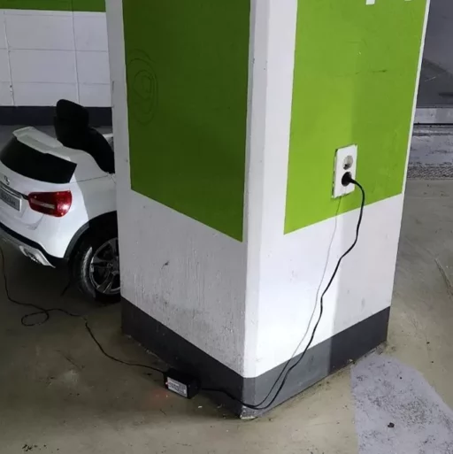 Parents Charging Their Children’s ‘Toy Cars’ with Public Electricity in Underground Parking Lot Are ‘Electricity Thieves’