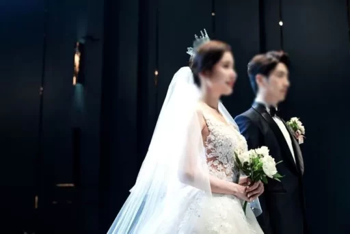 Companies that embezzled hundreds of millions from engaged couples with ‘iPhone wedding snaps’… facing ‘educational punishment’ one after another.