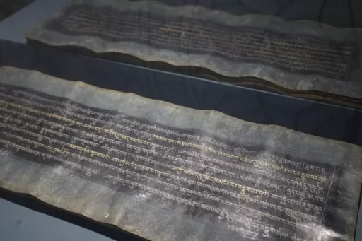 Exhibits Displayed ‘Upside Down’ at Incheon National Museum… Noticed by a ‘Language Enthusiast’